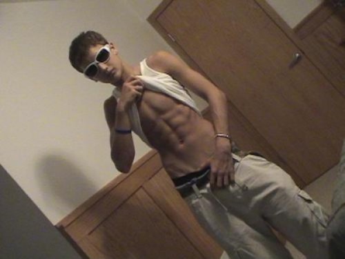 cassell2:  sk8terboyfan:  kyboth:  muteboi4eva:  Show Us Your Abs! pt2  ♂   Cool  Kik: cassell1