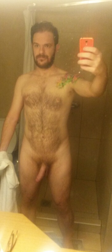 kamuigr:  Vacation shower mirror selfie for you guys.