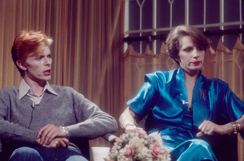 twixnmix: David Bowie and his wife Angie Bowie interviewed by Rona Barrett on ‘Good Morning Am