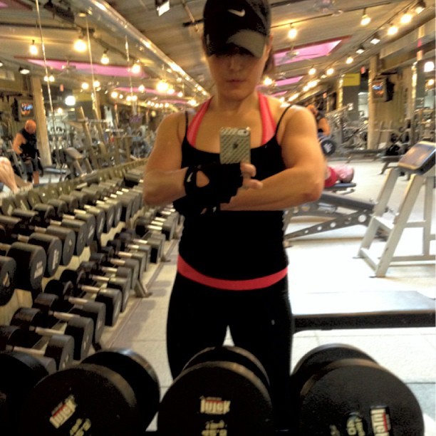 TGIF&hellip;#FlexFriday Now time for 12hrs grind. #GetItIn #iWorkout #FitIsTheNewSexy