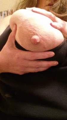 wickedlywenchy:  Huge nipples