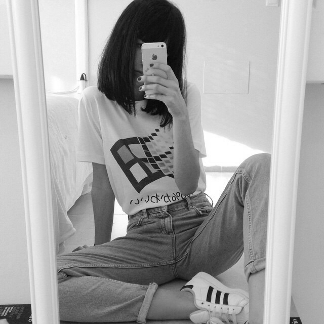 white-toblack:  己不當口戈