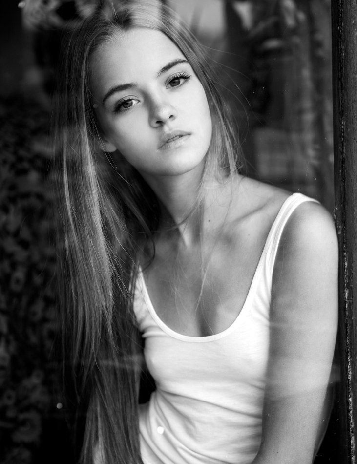pretty-babez:  Pretty babe 