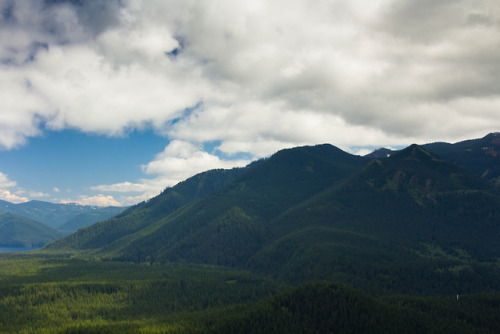 undesireablemeat:  Views from Rattlesnake Ledge, Washington Instagram - Flickr