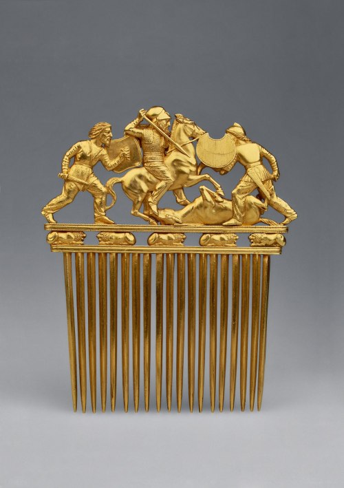 museum-of-artifacts:Scythian golden comb, 2500 years old