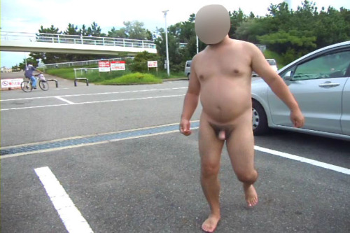 ponnpokokamen:  aomo-shiro:  ゆーた日記 http://yuuta201112.blog.fc2.com/page-1.html より   露出ってじっさいに一般人に見られたいの?それとも、公共の場で脱ぐことへの背徳感?発展場ならホモに見られて欲情されて感じるけど、一般人には見られたくないなあ。