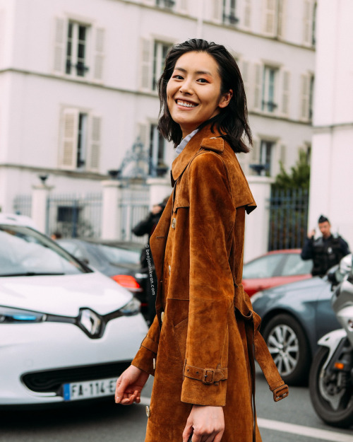 SNAPPED by benjaminkwan.com — Sora Choi at Louis Vuitton FW 2017 - 2018  Paris