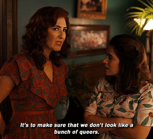 alotogifs:  A LEAGUE OF THEIR OWN 1.02