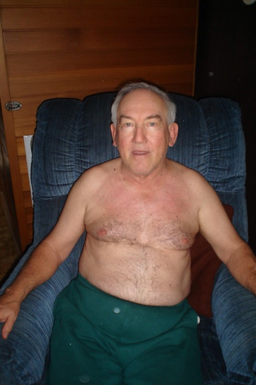 willibrown70:  Yummy daddy