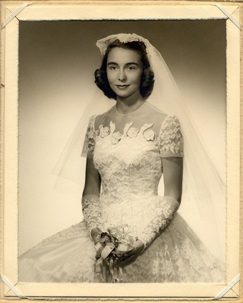 vintagebrides:  1950’s bride