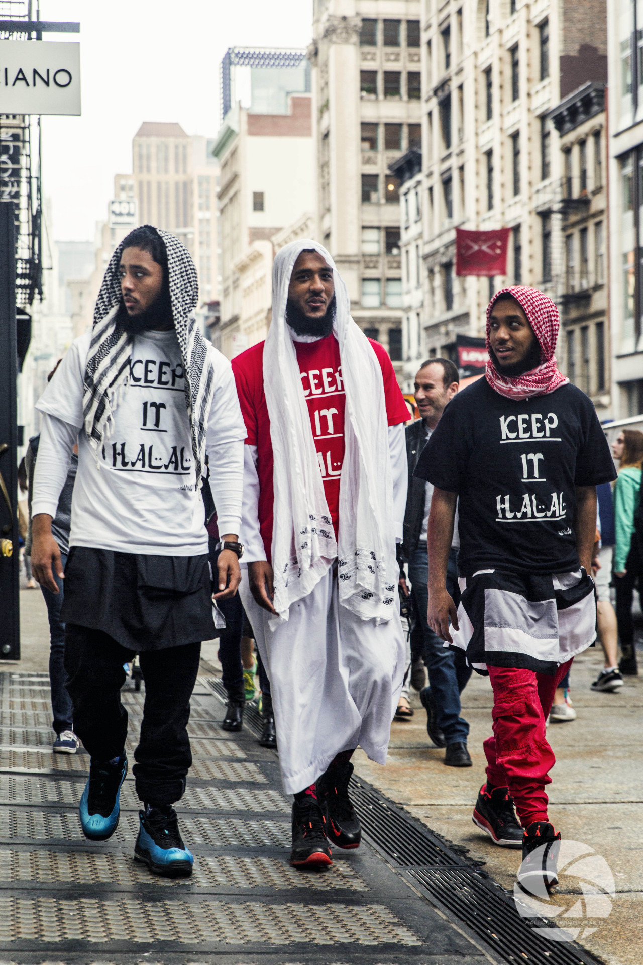 halalworldwideclothing:  Strangers in The City! Keep it Halal by Halal Worldwide 