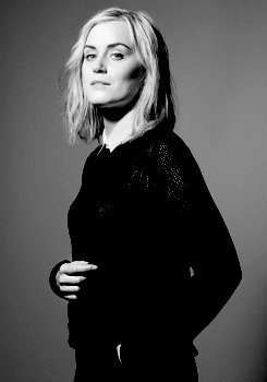 missdontcare-x:  Congrats to Taylor Schilling, adult photos