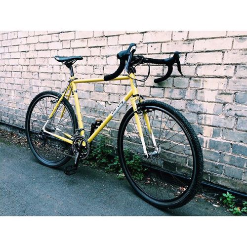 crossgram: I think I’ve finally got a new bike. #allcitymachoman #shimano105 #cyclocross by jlwlalor
