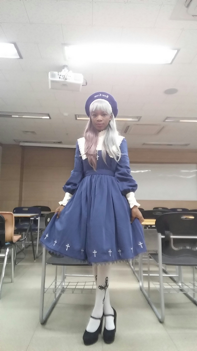 tianamira:  Day in the life: Lolita elementary school teacher. Church and Korean