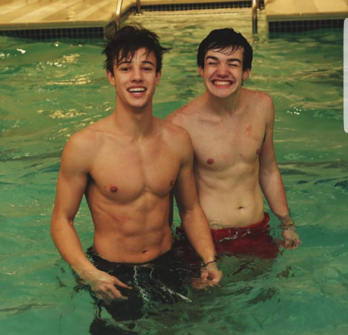 hotbodyboyz: Cameron Dallas &amp; Aaron Carpenter