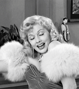 cantfightfatetoo:I LOVE LUCY (1954) 4.06 “Ricky’s Movie Offer” Lucy dresses as Marilyn Monroe