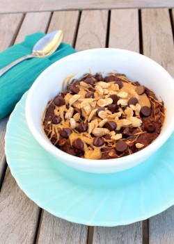 vegan-yums:  Chocolate peanut butter oatmeal