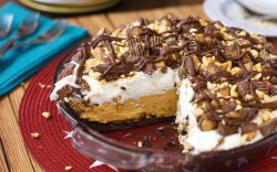 in-my-mouth:  No Bake Peanut Butter Cup Pie