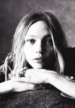 meiselmuse:  Sasha Pivovarova/Vogue Italia