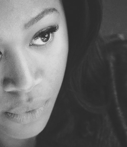 blackmanonthemoon:  shizukasmack:  mrandmrseventwofive:  Nicole Beharie —From Mrs  Look at God! (I think you’re sensing a trend here today)  boo