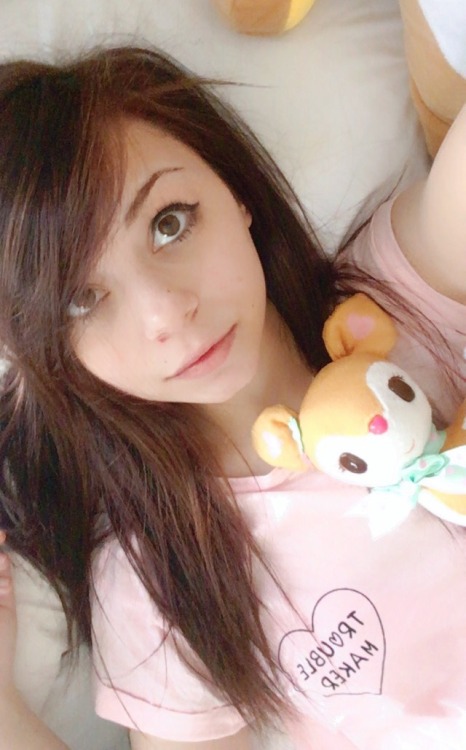 kitten-princess-space: one of those rare occasions I’ll show my face savor it before I delete them i