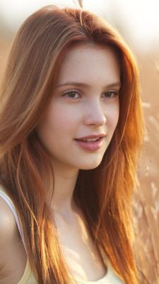 exoticredheads:  Alexia Fast