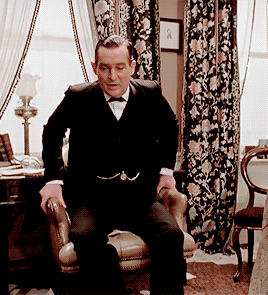 granada-brett-crumbs:9 Sitting Positions And What They Say About YouGay and grand.