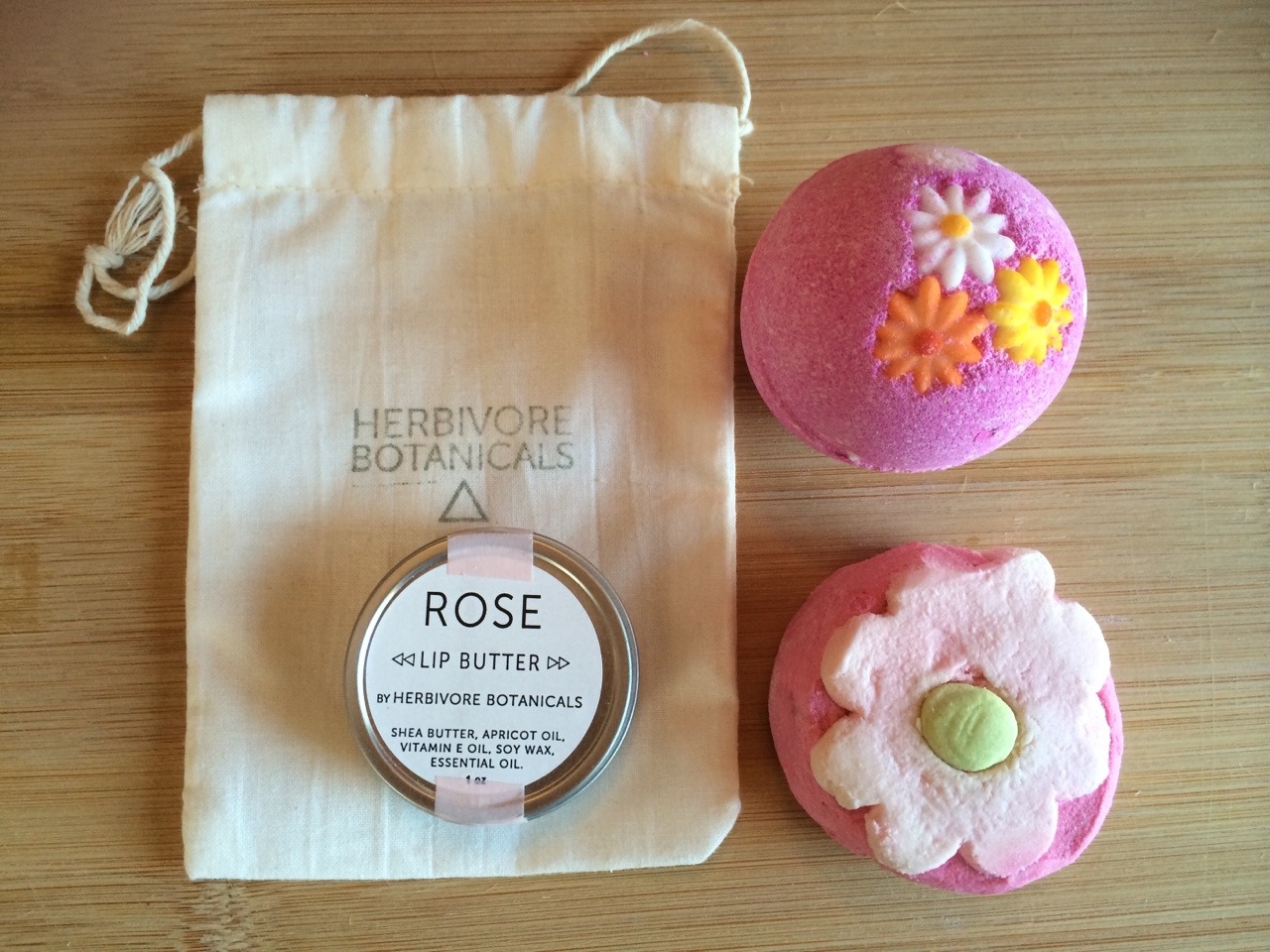 sacred-lands:  Sacred-Lands’ Self-Care Giveaway! Hi everyone! I’m having my