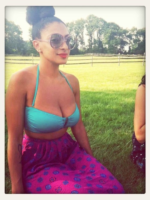 funbaggery:  More luscious NY naturals.