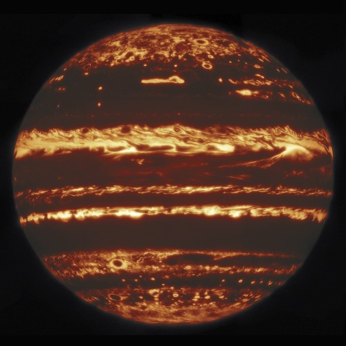 Jupiter in infrared vs visible light. 