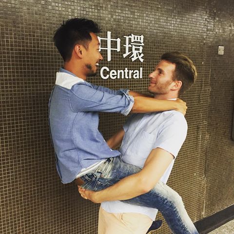 hornyasianfagdiary: Being picked up by a handsome white man is the happiest dream for chinks.被白人帅哥选为