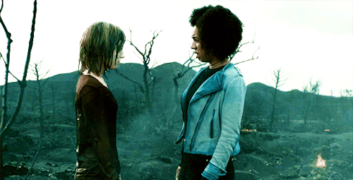 rowofstars:Actual space girlfriends.