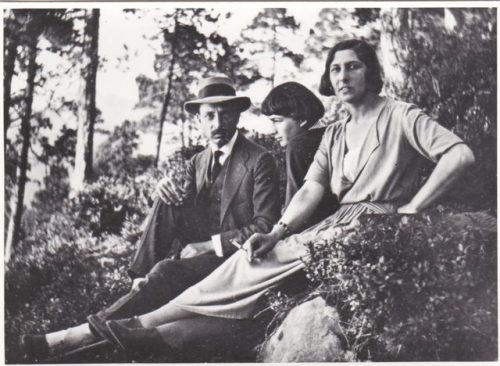 Rainer Maria Rilke with young Balthus and his mother, Baladine Klossowska.