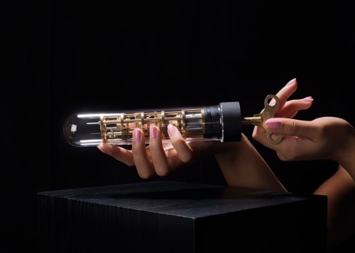 freiherr65:  PLEASURE TOY FOR THE RICH AND FAMOUS IN A STEAMPUNK STYLE Grandfather Clock dildo from a hand-blown glass vessel so the brass and metal mechanism that causes it to vibrate is visible from the outside. this “aesthetically pleasing” glass