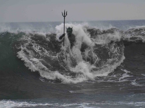 vintagepales2-blog:Statue of Neptune, Melenara Beach, Gran Canaria  by LA CÁMARA DE