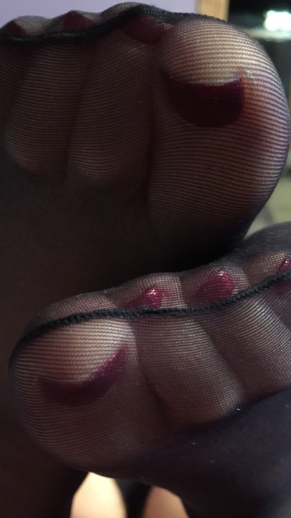 http://tights-details.tumblr.com/post/136843290793