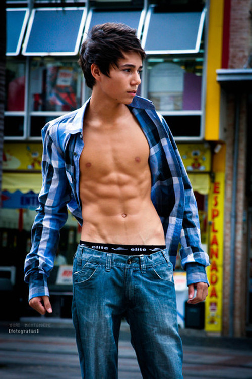 nick99cgn-v2:  Follow me and see more hot Boys and Men