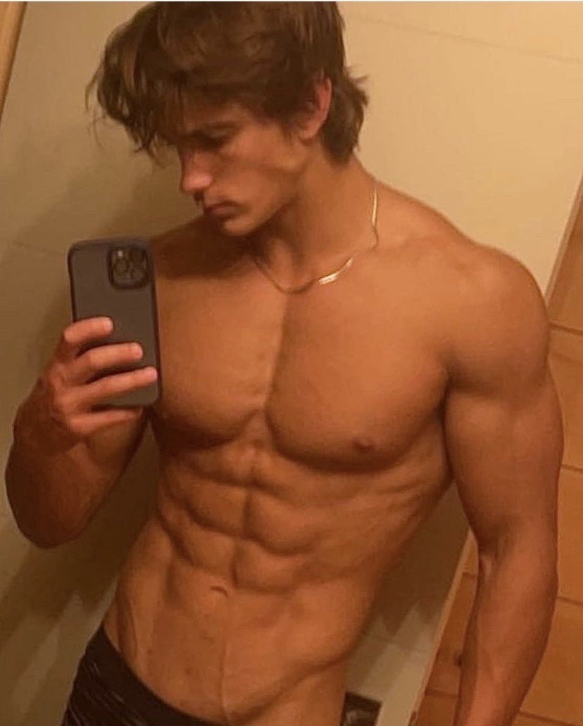 musculargodsamongmen: kyle kuznik  