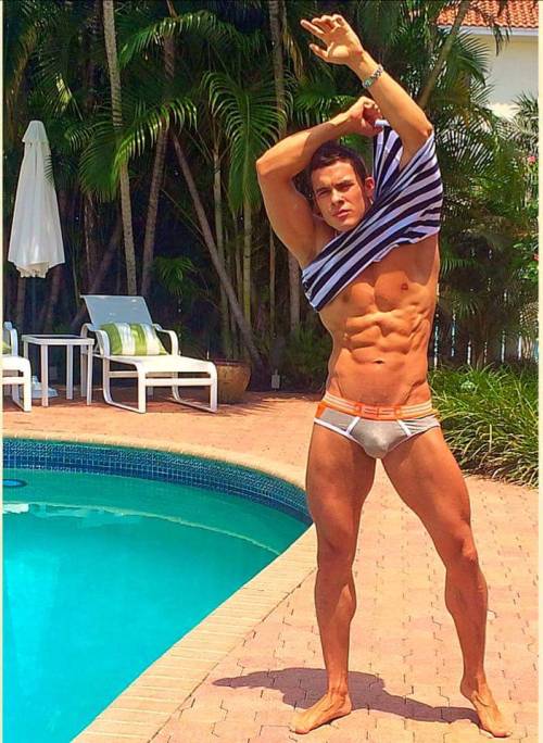 fraternityrow:    Fraternity Row | Pool Party  