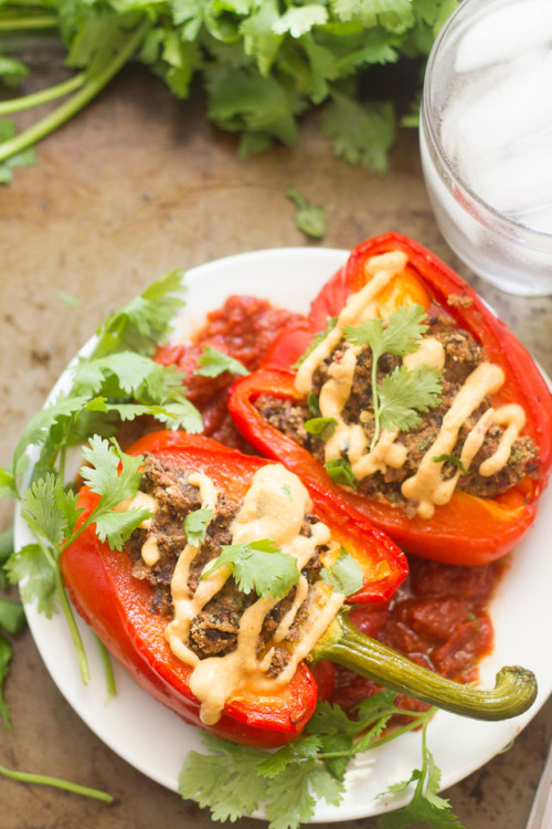 fitandhealthyfoods: These vegan stuffed peppers are filled with a spicy southwestern-inspired black 