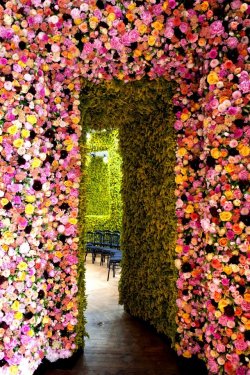 moodboardnyc:  Flower entryway 