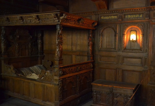 mademoisellelapiquante:   A 17th century middle class bedroom | National Museum of Denmark | June 2019