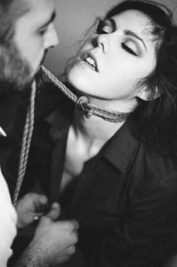 emirverenadam:kajira1:Choke her while looking at her with hungry eyes, tell her you