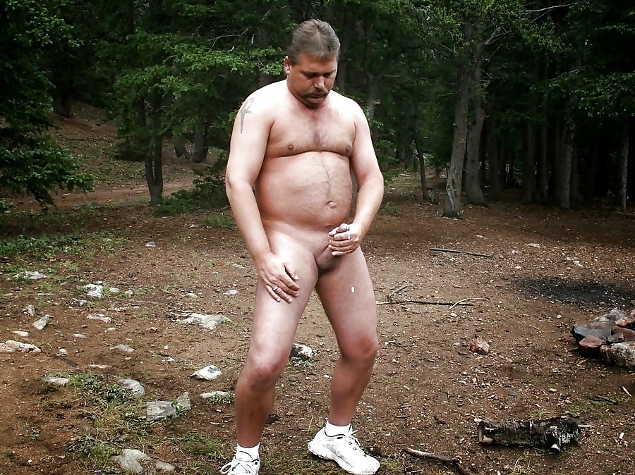 Love a man who loves to show off his cum.
