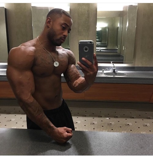 seeker310:  checkmycredentials:  #checkmycredentials   Hot!! Kings!!Fav please Reblog