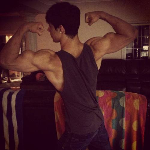lockershots:  Give your favorite muscle a workout at lockershots.tumblr.com alphaguys: 