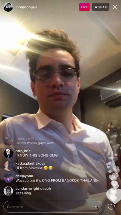 Brendon Urie Live on Instagram [12. October 2017] Talking about Halloween, Costumes and Parties. (Al