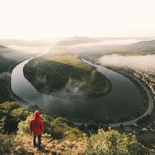 wonderous-world:  In need of a little inspiration to go outside and see what the world has to offer? Then check out one of my all time favorite photographers based in Hessen, Germany, Johannes Becker, on Instagram for mind blowing shots. Never stop