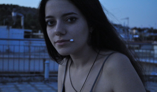 ksefeugi:  she tries hard not to laugh
