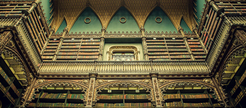 wordsnquotes:   culturenlifestyle:  19th Century Library Is Home to 350,000 Books The Real Gabinete Português de Leitura, also known as the Royal Portuguese Reading Room or the Royal Cabinet is a majestic architectural structure and the home to around